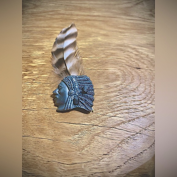 Vintage Inspired Indian Headdress Brooch + Stud Earring Set - Picture 4 of 11